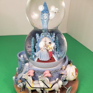 Disney Cinderella Double Snow Globe Horse Carriage